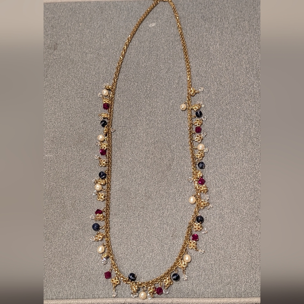 STUNNING ALEX NICOLE GOLD TONE CHARM AND BEAN NECKLACE 18"